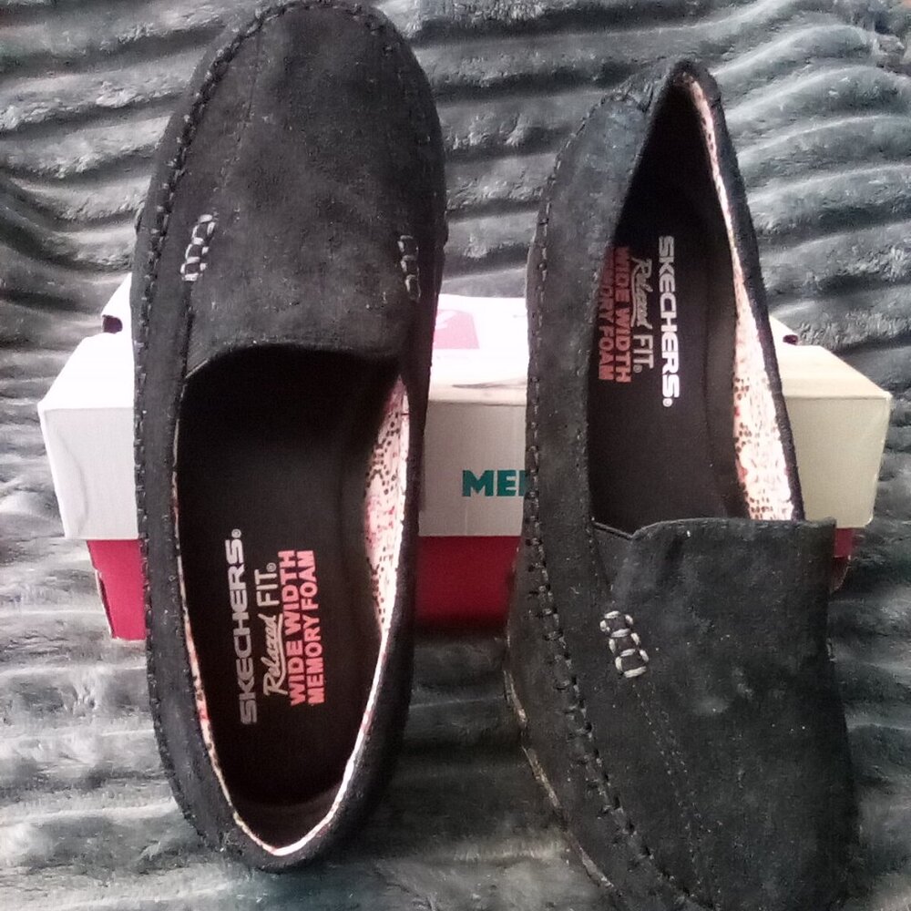 Skechers memory foam shoes